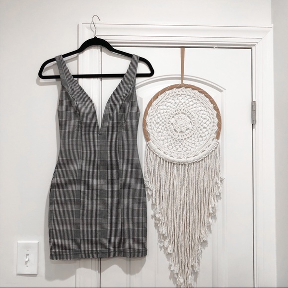 **currently unavailable** ⚡️PLAID BODYCON DRESS!!🎸 - Picture 1 of 3